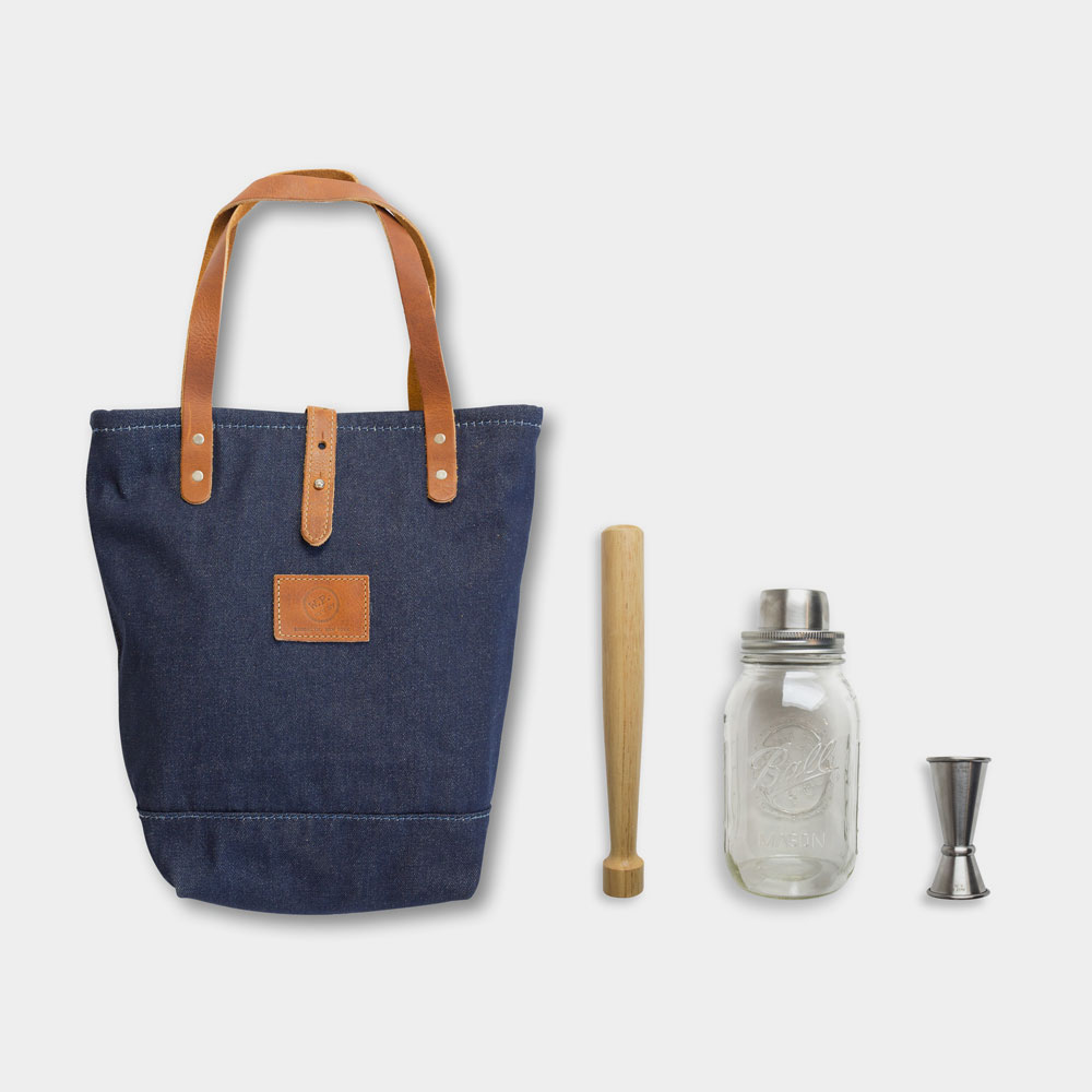 タカラミュージカン　バドワイザー　PecoPeco ByeBye２個セット Bags and Cases | Bevvy Shop